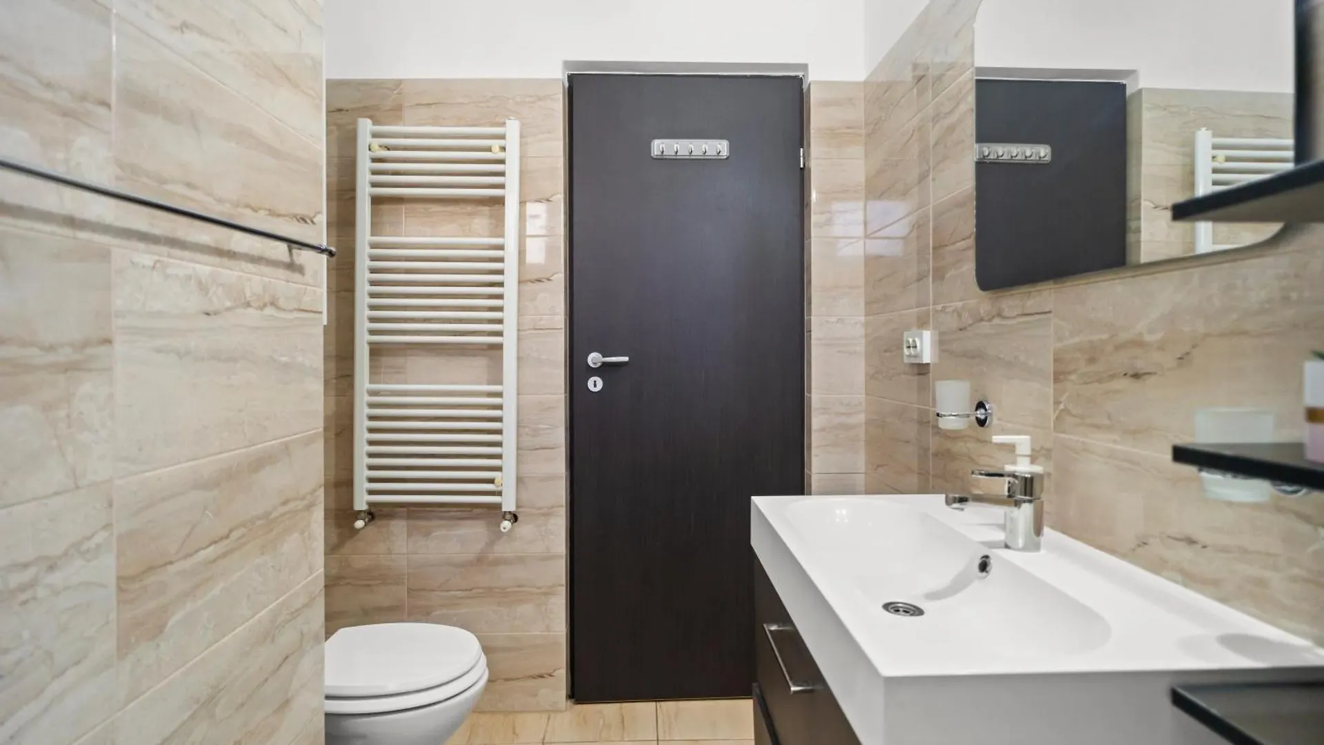 Bucharest Heart Hideaway Apartment